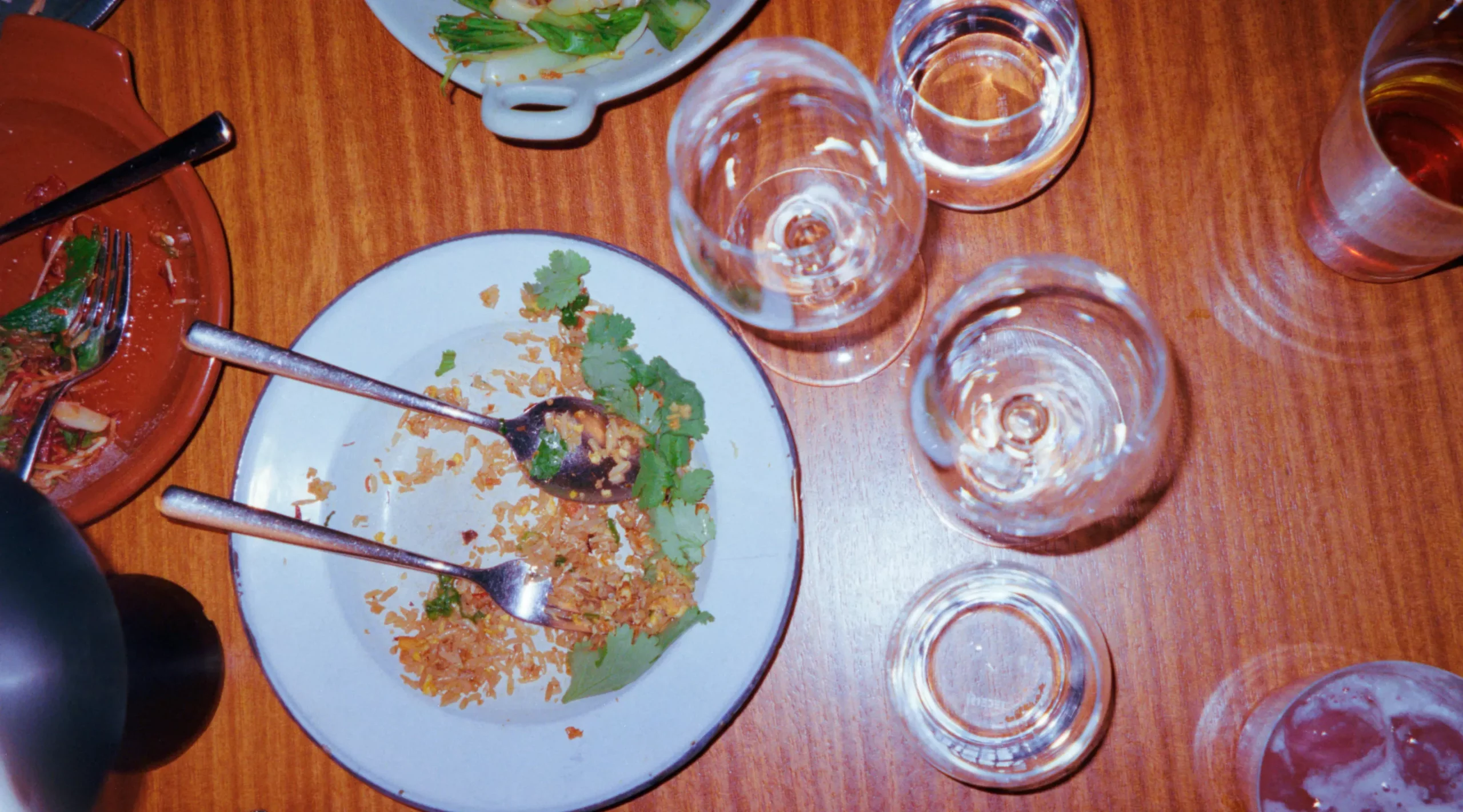 Table de restaurant en fin de repas